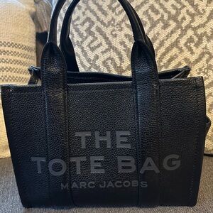 Marc Jacobs Black Leather TOTE BAG in Small